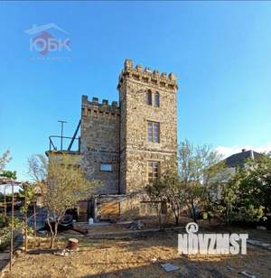 Дом 240м², 3-этажный, участок 6 сот.