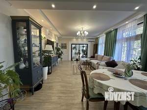 Дом 578м², 2-этажный, участок 10 сот.