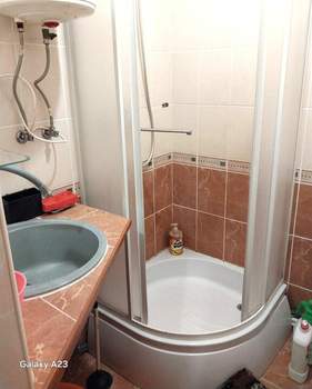 Дом 200м², 3-этажный, участок 6 сот.