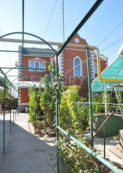 Дом 226м², 2-этажный, участок 6 сот.