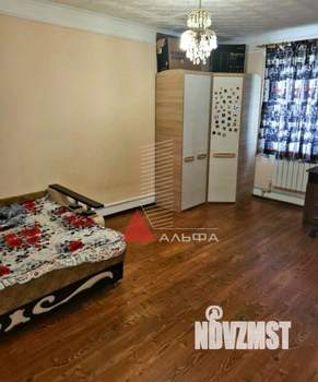 Дом 220м², 2-этажный, участок 6 сот.