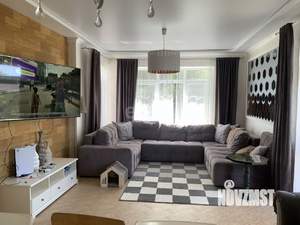 Дом 237м², 3-этажный, участок 15 сот.