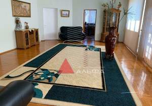 Дом 526м², 3-этажный, участок 10 сот.