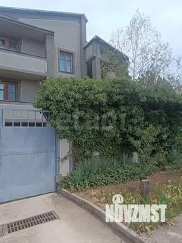 Дом 326м², 3-этажный, участок 15 сот.