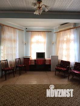 Дом 240м², 3-этажный, участок 6 сот.