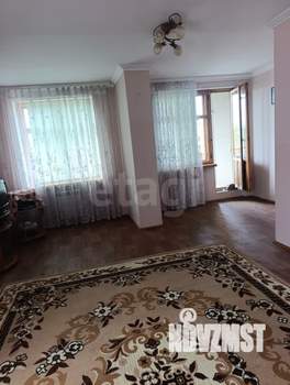 Дом 326м², 3-этажный, участок 15 сот.