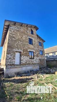 Дом 298м², 3-этажный, участок 6 сот.