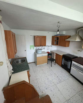 Дом 240м², 3-этажный, участок 6 сот.