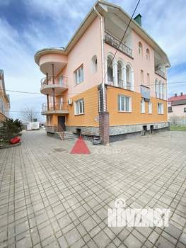 Дом 651м², 3-этажный, участок 15 сот.