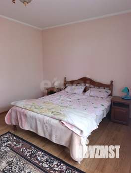 Дом 326м², 3-этажный, участок 15 сот.