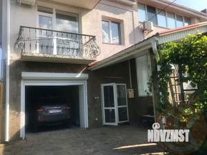 Дом 332м², 3-этажный, участок 9 сот.