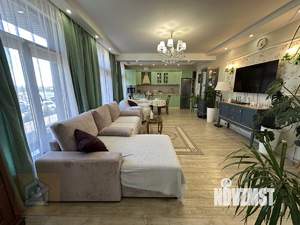 Дом 578м², 2-этажный, участок 10 сот.