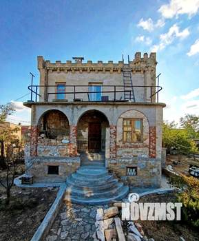 Дом 240м², 3-этажный, участок 6 сот.