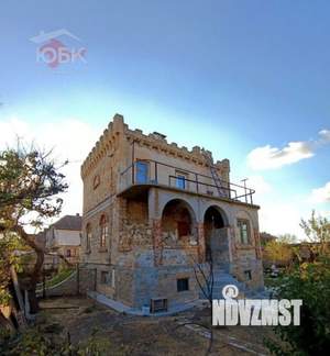 Дом 240м², 3-этажный, участок 6 сот.