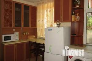 Дом 100м&sup2;, 2-этажный, посуточно, 