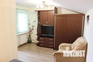 Дом 40м&sup2;, 2-этажный, посуточно, 