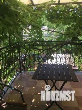 Дом 25м&sup2;, 2-этажный, посуточно, 