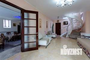 Дом 500м², 3-этажный, участок 4 сот.  