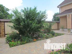 Дом 200м&sup2;, 2-этажный, участок 4 сот.  