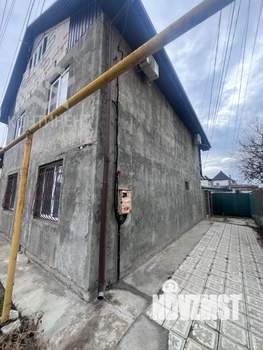 Дом 210м², 3-этажный, участок 1 сот.  