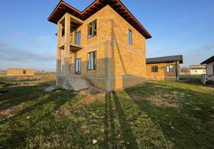 Дом 200м&sup2;, 2-этажный, участок 6 сот.  