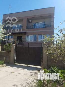 Дом 300м&sup2;, 3-этажный, участок 6 сот.  