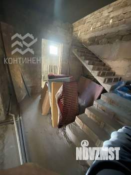 Дом 220м&sup2;, 2-этажный, участок 6 сот.  