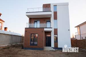 Дом 192м&sup2;, 2-этажный, участок 6 сот.  