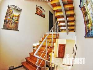 Коттедж 240м&sup2;, 3-этажный, участок 3 сот.  