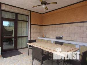 Дом 200м&sup2;, 2-этажный, участок 4 сот.  