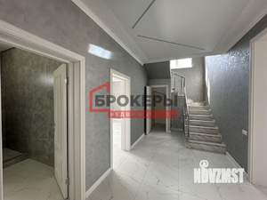 Дом 200м&sup2;, 2-этажный, участок 5 сот.  