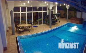 Коттедж 240м&sup2;, 3-этажный, участок 3 сот.  