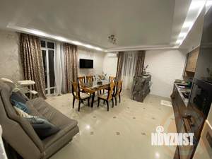 Дом 240м², 2-этажный, участок 6 сот.  