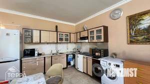 Дом 300м&sup2;, 1-этажный, участок 6 сот.  