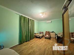 Дом 196м², 3-этажный, участок 6 сот.  