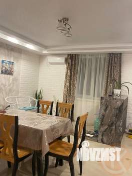 Дом 240м&sup2;, 2-этажный, участок 6 сот.  