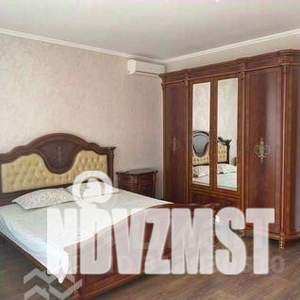 Дом 225м², 3-этажный, участок 5 сот.  