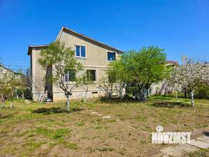 Дом 175м&sup2;, 3-этажный, участок 6 сот.  