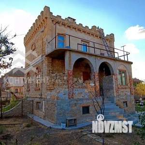 Дом 240м&sup2;, 3-этажный, участок 6 сот.  