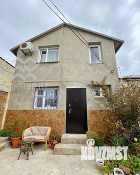 Дом 100м², 2-этажный, участок 6 сот.  