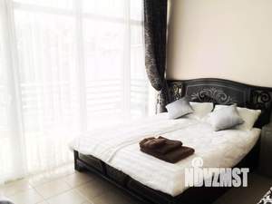 Коттедж 240м², 3-этажный, участок 3 сот.  