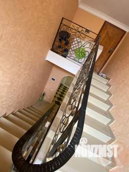 Дом 240м&sup2;, 2-этажный, участок 6 сот.  