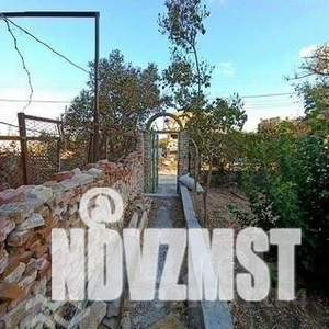 Дом 240м&sup2;, 3-этажный, участок 6 сот.  