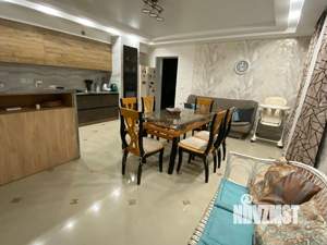 Дом 240м², 2-этажный, участок 6 сот.  