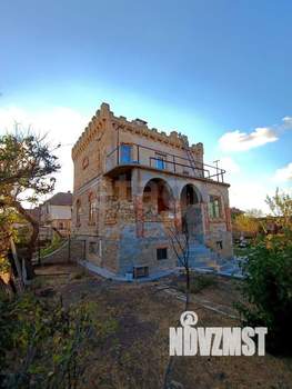 Дом 241м&sup2;, 3-этажный, участок 6 сот.  