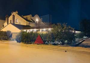 Дом 526м&sup2;, 3-этажный, участок 10 сот.  