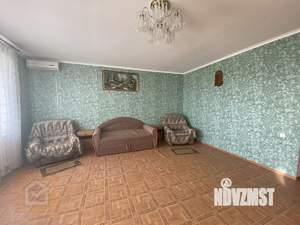 Дом 448м², 3-этажный, участок 8 сот.  
