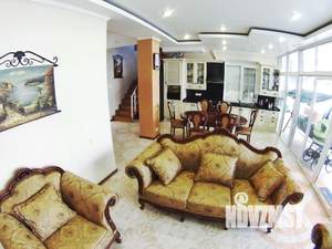 Дом 220м², 2-этажный, участок 3 сот.  