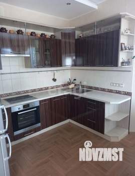 Дом 214м², 2-этажный, участок 8 сот.  