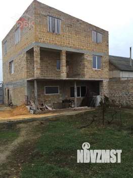 Дача 350м², 3-этажный, участок 6 сот.  